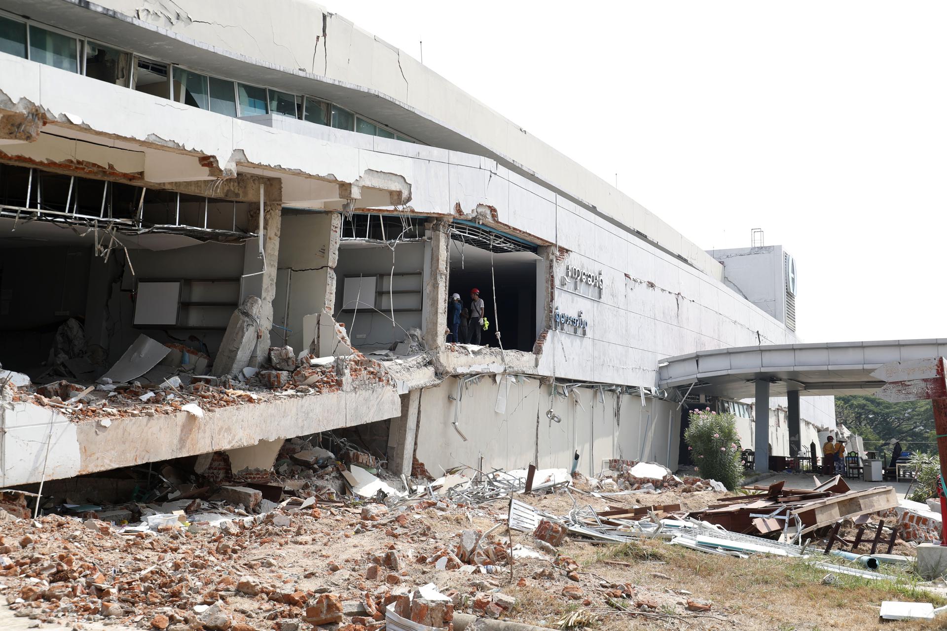 Fotografía de archivo de un hospital en Naipyidó, la capital de Birmania, tras el terremoto que azotó el país.
EFE/EPA/NYEIN CHAN NAING