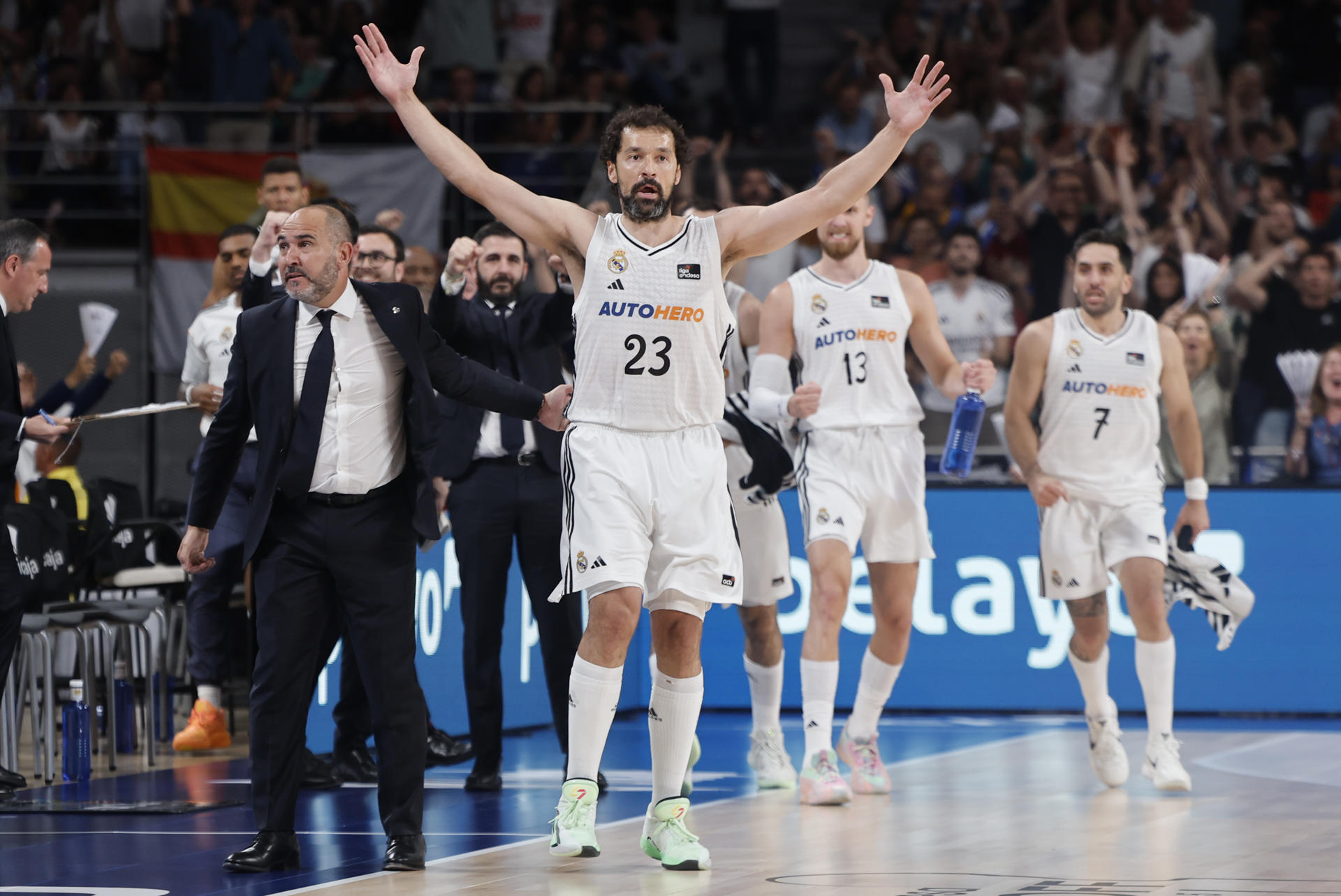 Sergio Llull celebra una acción durante el segundo partido de la semifinal. EFE/Sergio Pérez
