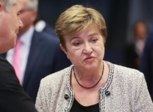 La directora gerente del Fondo Monetario Internacional, Kristalina Georgieva, en la reunión este jueves de ministros de Finanzas del Eurogrupo en Luxemburgo. EFE/EPA/OLIVIER HOSLET