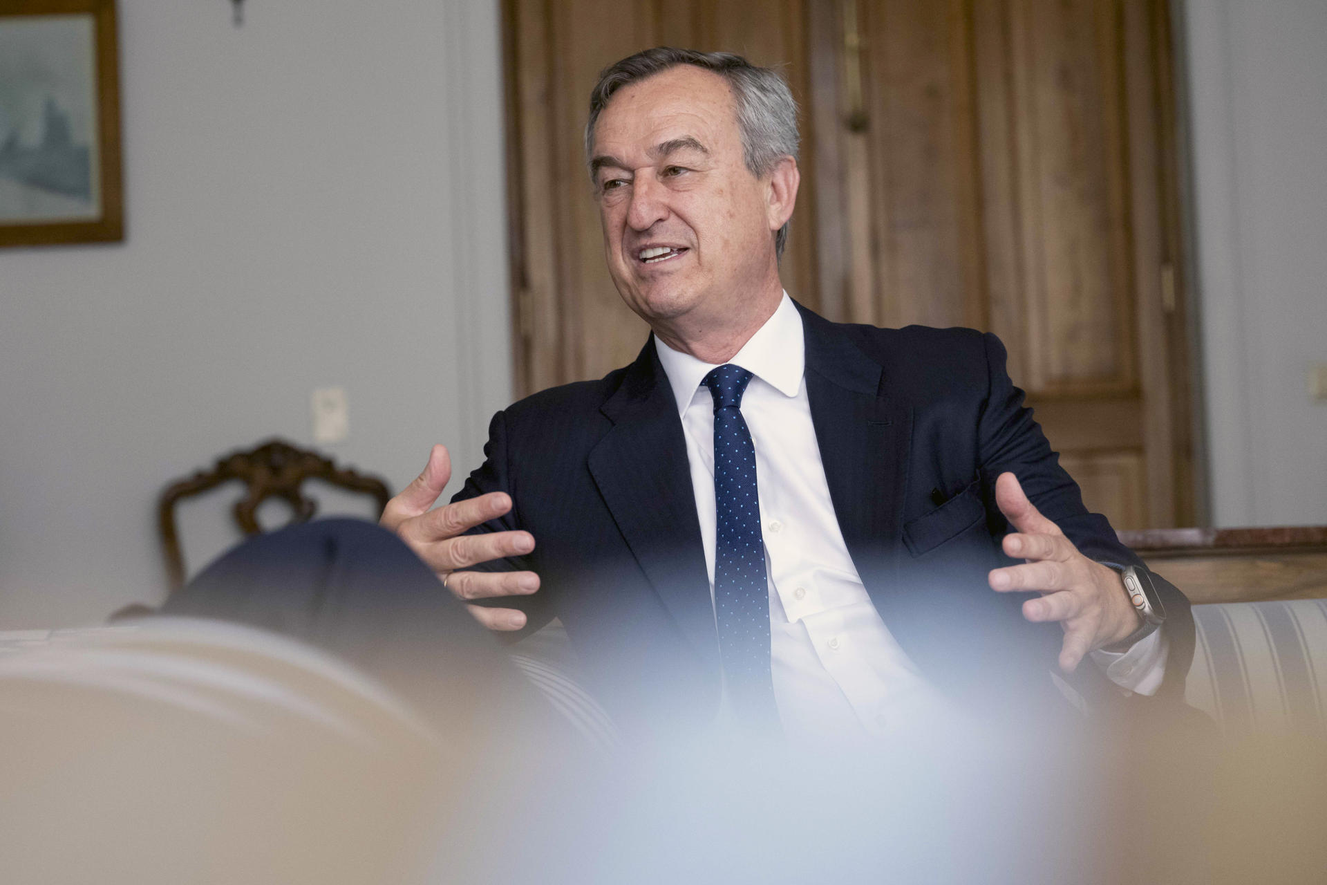El consejero delegado de Banco Sabadell, César González-Bueno, durante su participación en el curso de verano que APIE celebra en la Universidad Internacional Menéndez Pelayo Palacio de la Magdalena. EFE/Pedro Puente Hoyos