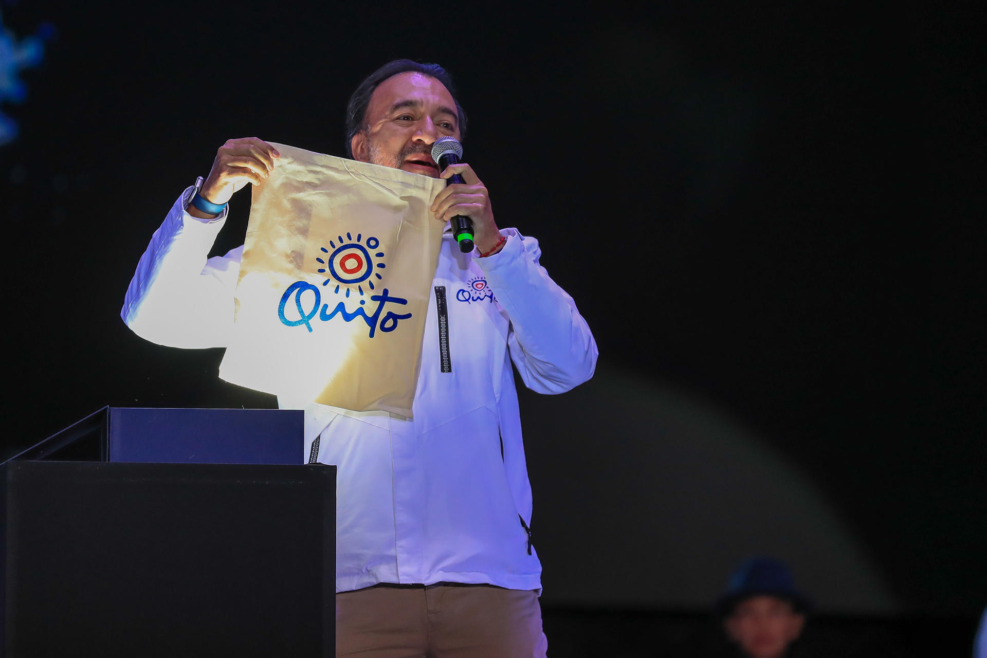 El Alcalde de Quito, Pabel Muñoz, habla durante la presentación de su marca ciudad este jueves, en Quito (Ecuador). EFE/ José Jácome