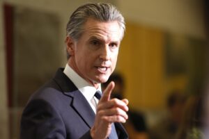 Foto de archivo del gobernador de California (EE.UU.), Gavin Newsom. EFE/EPA/JOHN G. MABANGLO