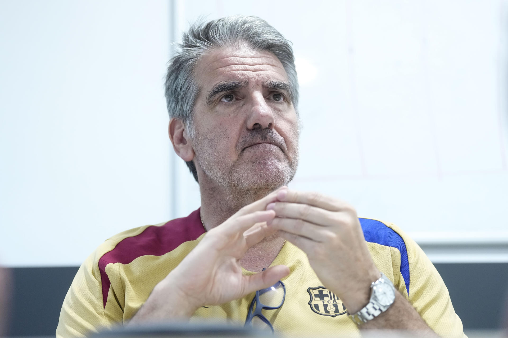 El entrenador del Barça, Carlos Ortega (Málaga, 1971), reivindica en una entrevista con EFE el mérito del equipo azulgrana de alcanzar por séptima temporada consecutiva la Final a Cuatro de la Liga de Campeones. EFE/Enric Fontcuberta