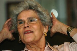 Fotografía de archivo de la expresidenta de Nicaragua Violeta Barrios de Chamorro. EFE/Mario López