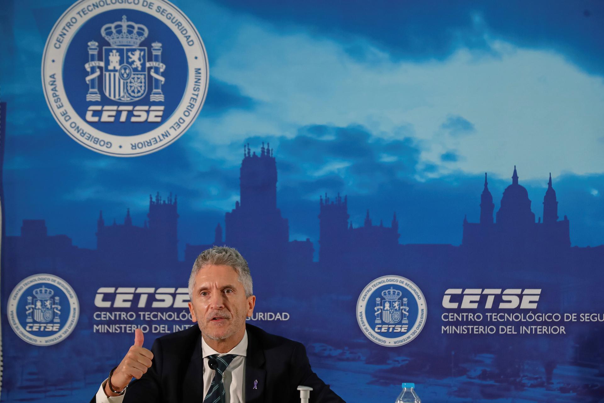 Imagen de archivo del ministro del Interior, Fernando Grande-Marlaska durante la presentación de las líneas estratégicas de su departamento en la lucha contra la violencia de género. EFE/Emilio Naranjo
