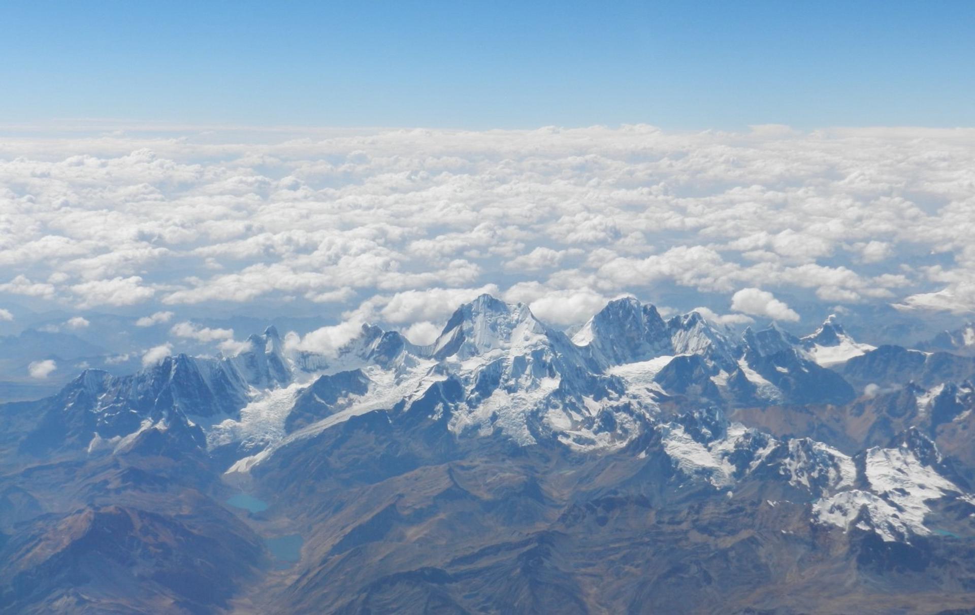 Las nubes sobre la cuenca del Amazonas traen humedad desde el océano Atlántico hasta los Andes, transportando información climática a gran escala que queda registrada en la madera de los árboles amazónicos que absorben el agua de lluvia. Crédito: Bruno B L Cintra, Universidad de Birmingham