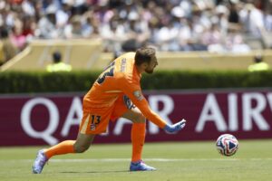 EL guardameta del Atlético Madrid, Jan Oblak, se lamentó hoy en Pasadena (California) del eliminación de su equipo del Mundial de Clubes. EFE/EPA/CAROLINE BREHMAN