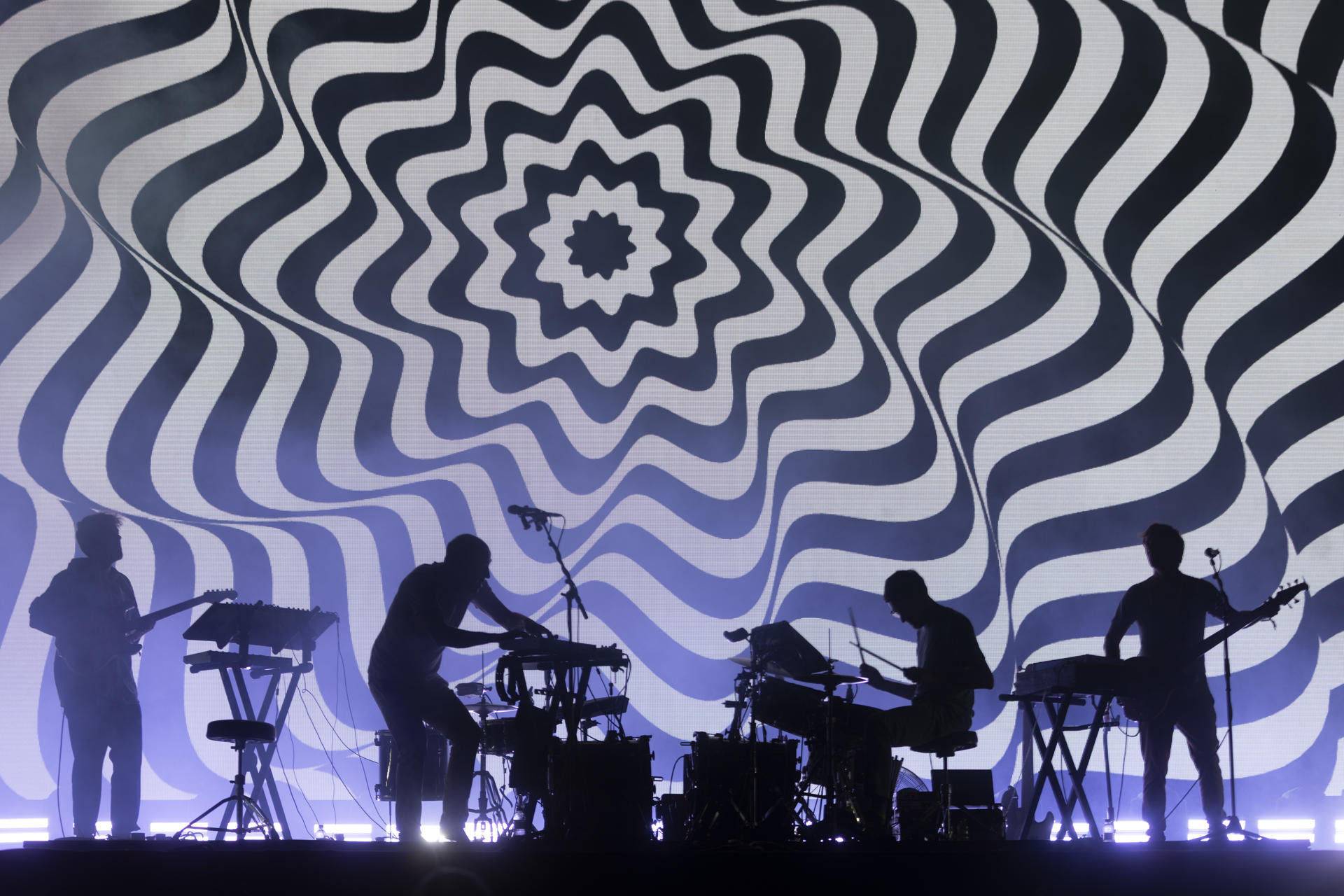 El grupo Caribou durante su concierto de este miércoles en Barcelona dentro de la primera jornada de pago del festival Primavera Sound. EFE/ Marta Pérez