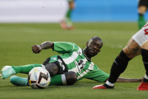 Foto de archivo del defensa senegalés del Real Betis Youssouf Sabaly. EFE/José Manuel Vidal