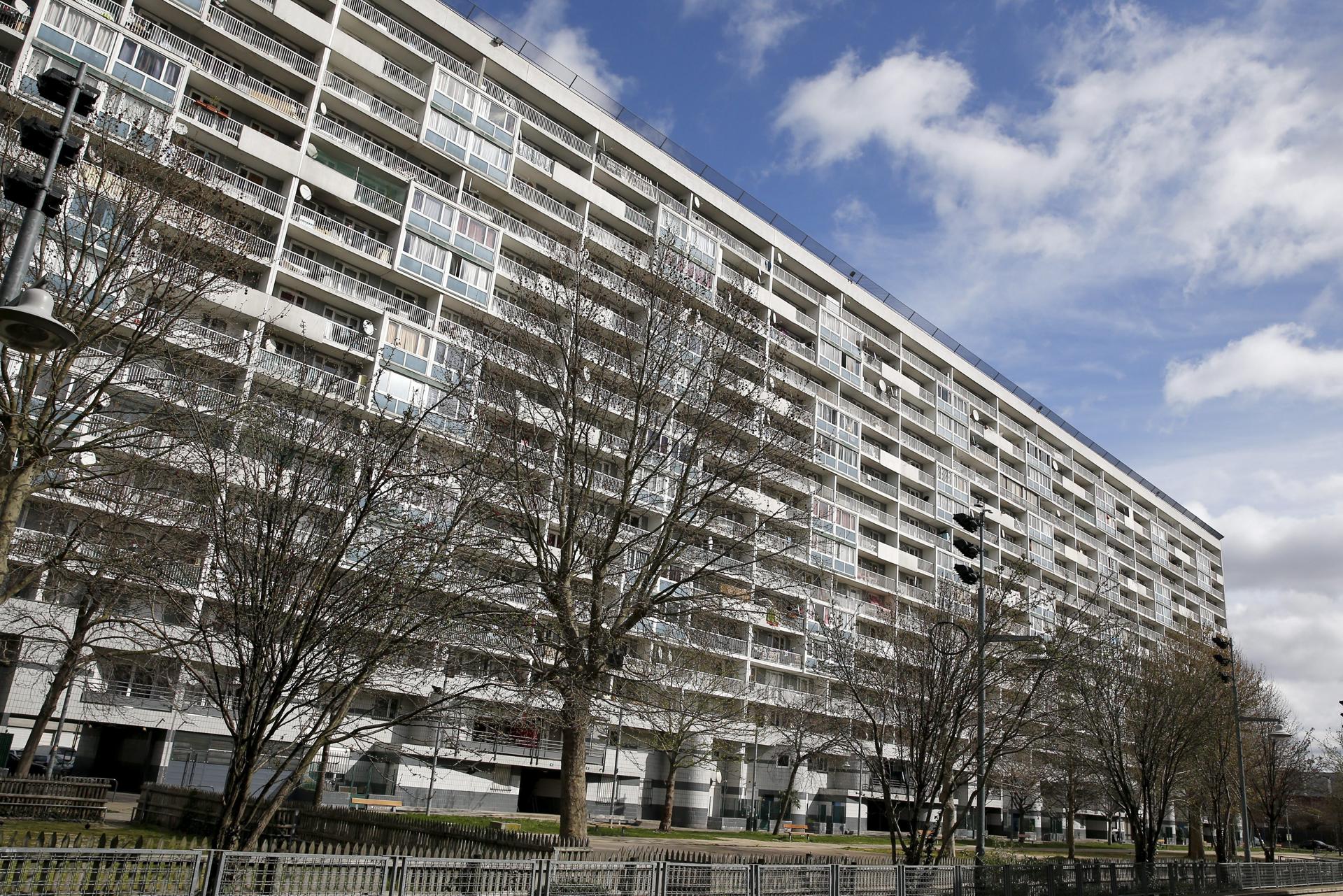 Imagen de archivo de un edificio de viviendas. EFE/Str