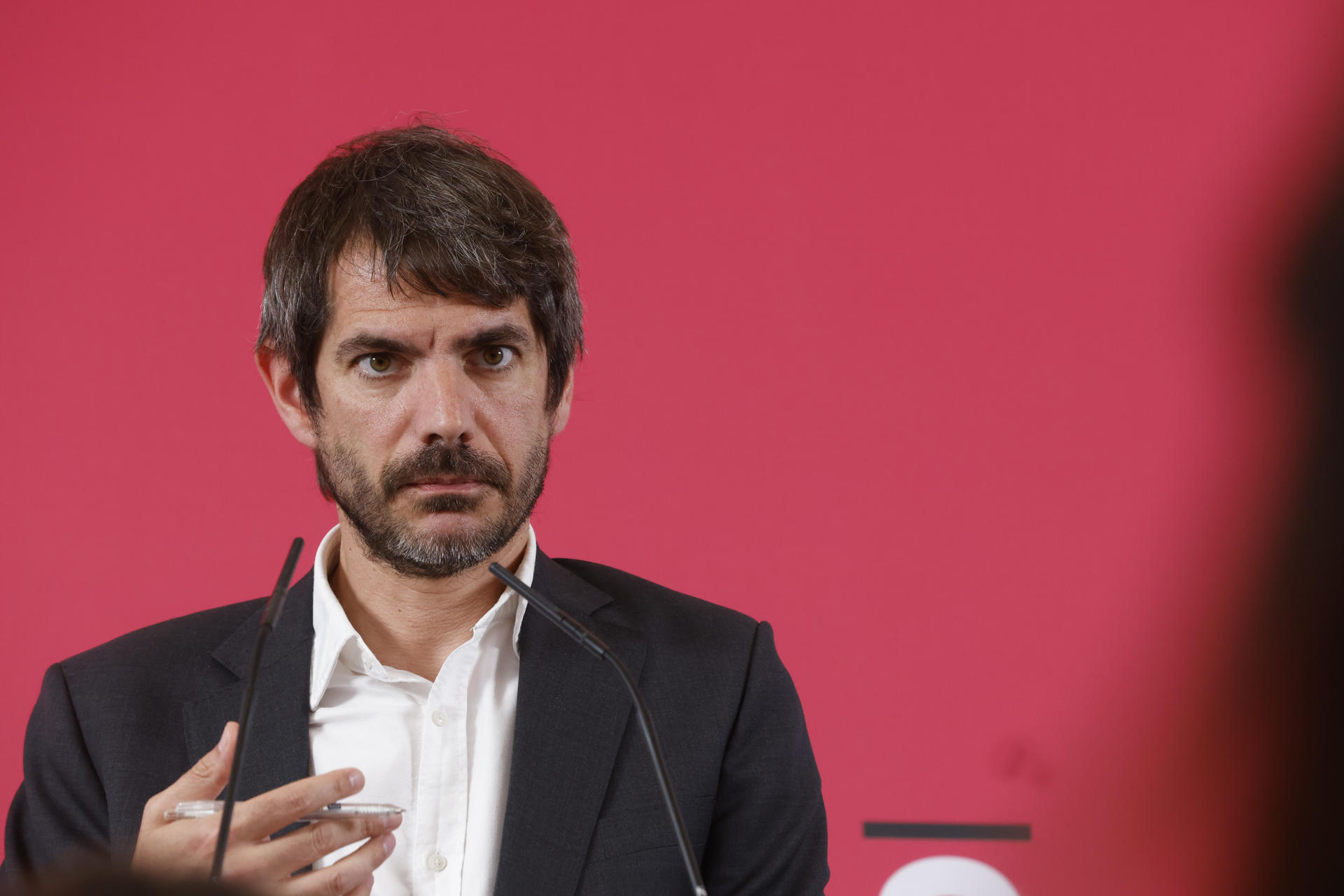 Rueda de prensa del ministro de Cultura y portavoz de Sumar, Ernest Urtasun, este lunes en Madrid. EFE/ Blanca Millez