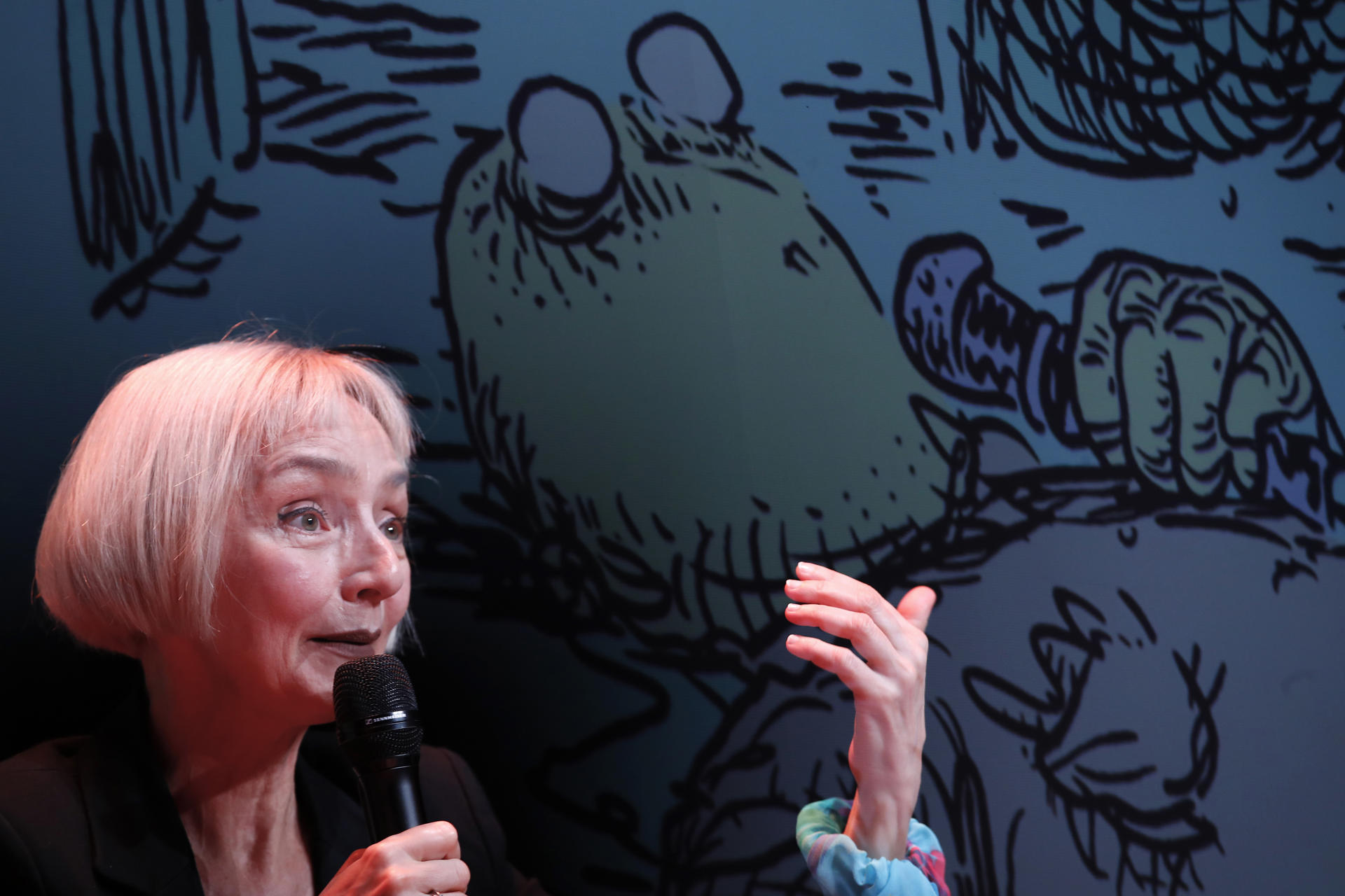 La actriz y cantante portuguesa María de Medeiros habla durante la edición 40 del Festival Internacional de Cine este viernes, en Guadalajara (México). EFE/ Francisco Guasco