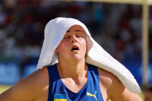 La atleta ucraniana Ol'ha Holodna reacciona durante la prueba de Peso este viernes, en el Europeo de Atletismo por equipos celebrado en Madrid. EFE/ Sergio Pérez