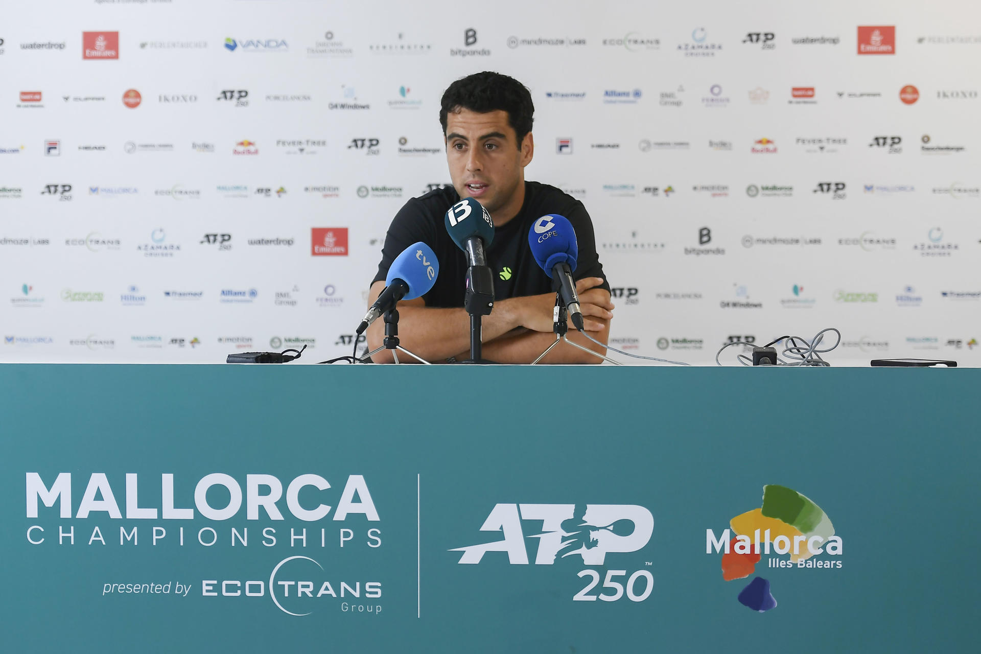El tenista Jaume Munar en rueda de prensa previa al inicio del torneo de tenis Mallorca Championships, en Santa Ponsa, Mallorca. EFE/Miquel A. Borràs