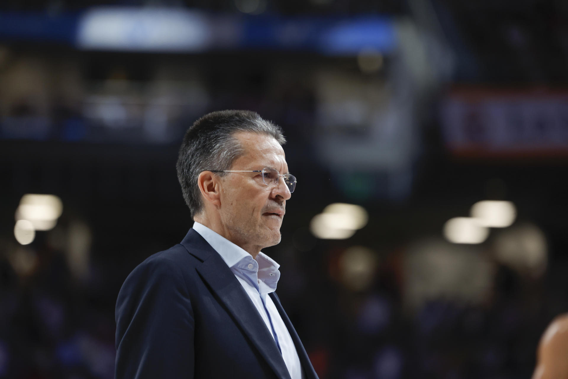 El entrenador del Valencia Basket, Pedro Martínez, durante el primer partido de la final de la Liga Endesa de baloncesto entre el Real Madrid y el Valencia Basket, en el Movistar Arena, en Madrid. EFE/ Juanjo Martín
