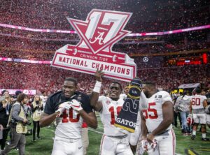 Fotografía de archivo de una final de la liga universitaria de fútbol americano, en la que la Universidad de Alabama se impuso a la de Georgia, en Atlanta (GA, EE.UU.). EFE/Erik S. Lesser