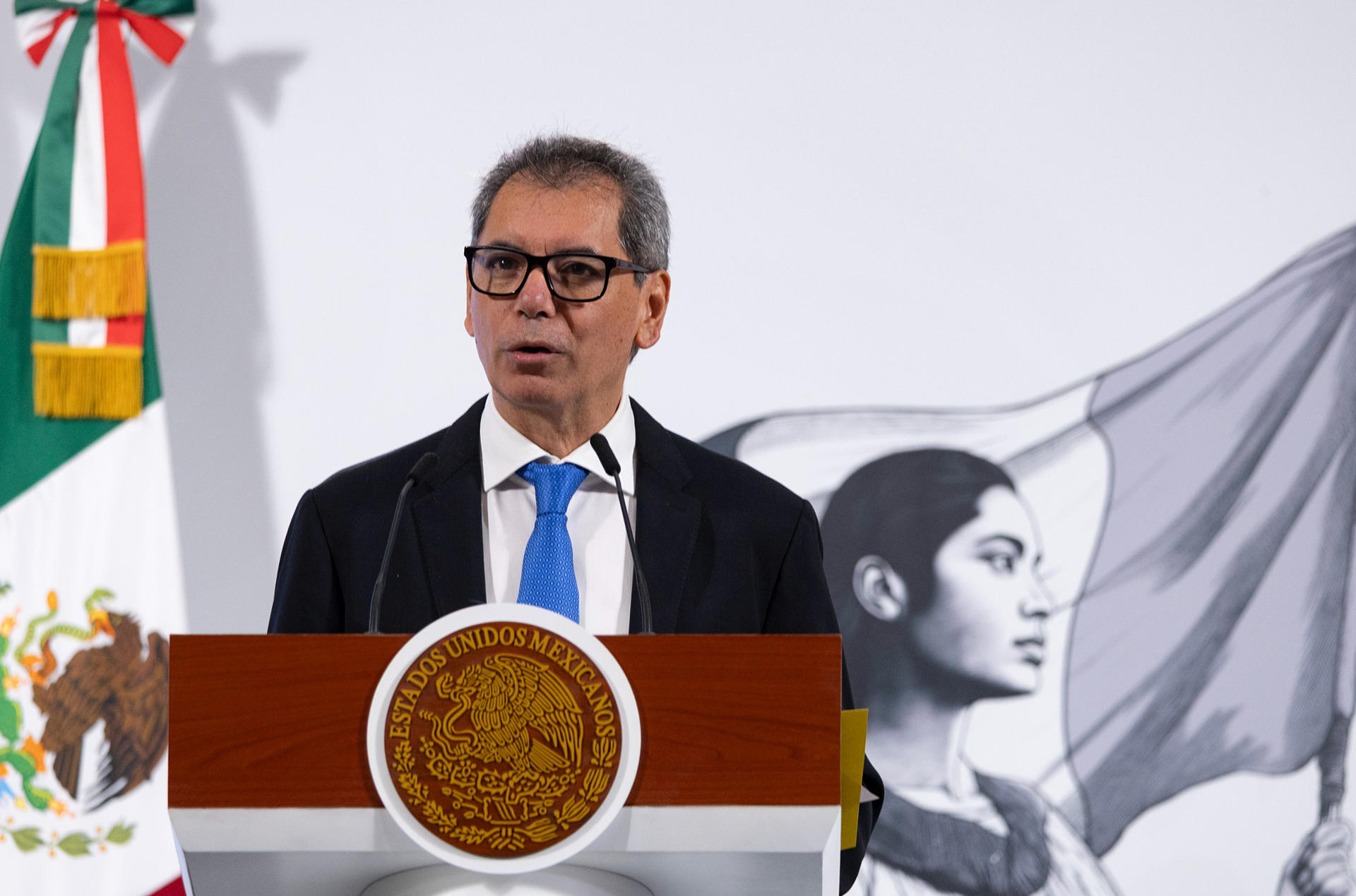 Fotografía cedida este viernes por la presidencia de México, del titular de la SHCP, Édgar Amador Zamora, durante su participación en una rueda de prensa de la presidenta de México, Claudia Sheinbaum, en Palacio Nacional de la Ciudad de México (México). EFE/Presidencia de México/SOLO USO EDITORIAL/NO VENTAS/SOLO DISPONIBLE PARA ILUSTRAR LA NOTICIA QUE ACOMPAÑA(CRÉDITO OBLIGATORIO)