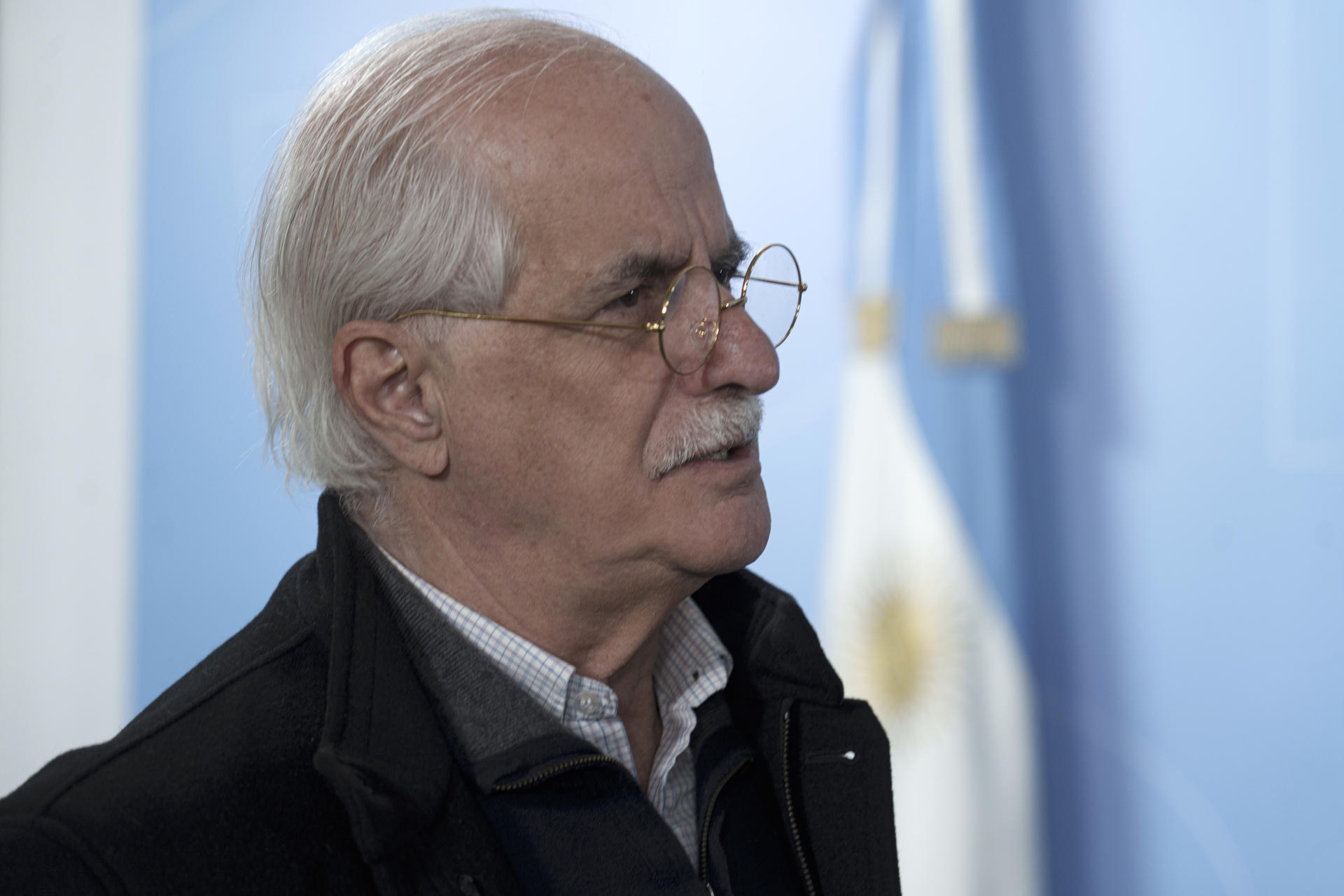 El actual miembro del Partido Justicialista, Jorge Taiana, participa en una reunión este sábado, en Buenos Aires (Argentina). EFE/ Pablo Barrera
