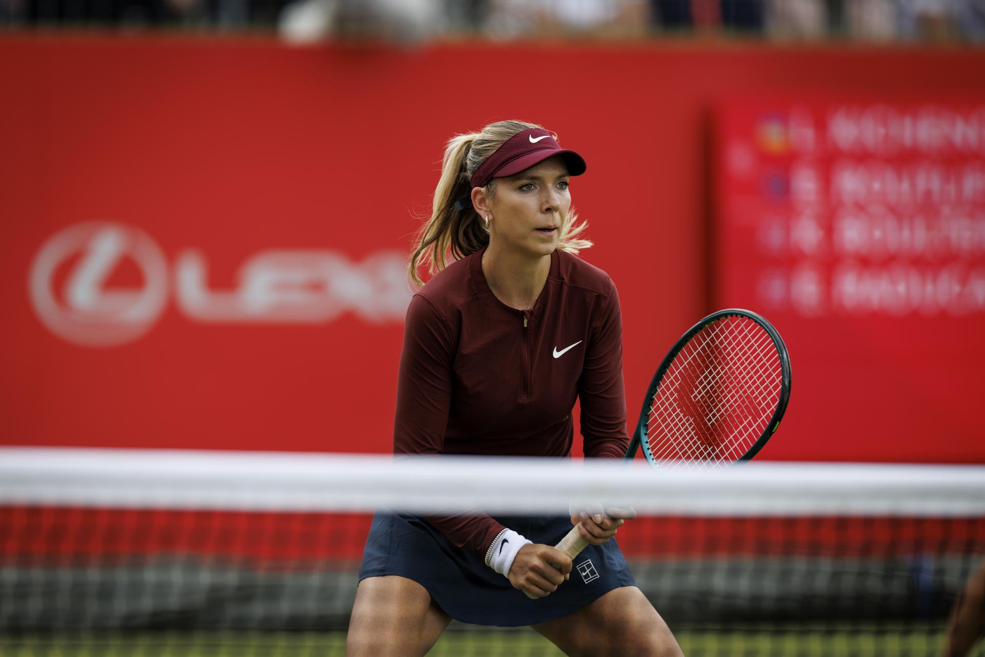 La tenista británica Katie Boulter en un partido de dobles del torneo de Queen's. EFE/EPA/TOLGA AKMEN