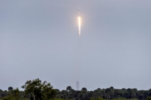 El cohete Falcon 9 de SpaceX que transporta la tripulación de la Misión Axiom 3 (Ax-3en Merritt Island, Florida, EE.UU., en una fotografía de archivo. EFE/CRISTOBAL HERRERA-ULASHKEVICH