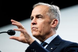 El primer ministro canadiense, Mark Carney, habla durante la conferencia de prensa de clausura de la Cumbre de Líderes del G7 en Kananaskis, Alberta, Canadá, el 17 de junio de 2025. EFE/EPA/Spencer Colby