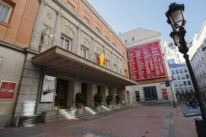 Imagen de archivo de la fachada del teatro de La Zarzuela de Madrid. EFE/ Mariscal