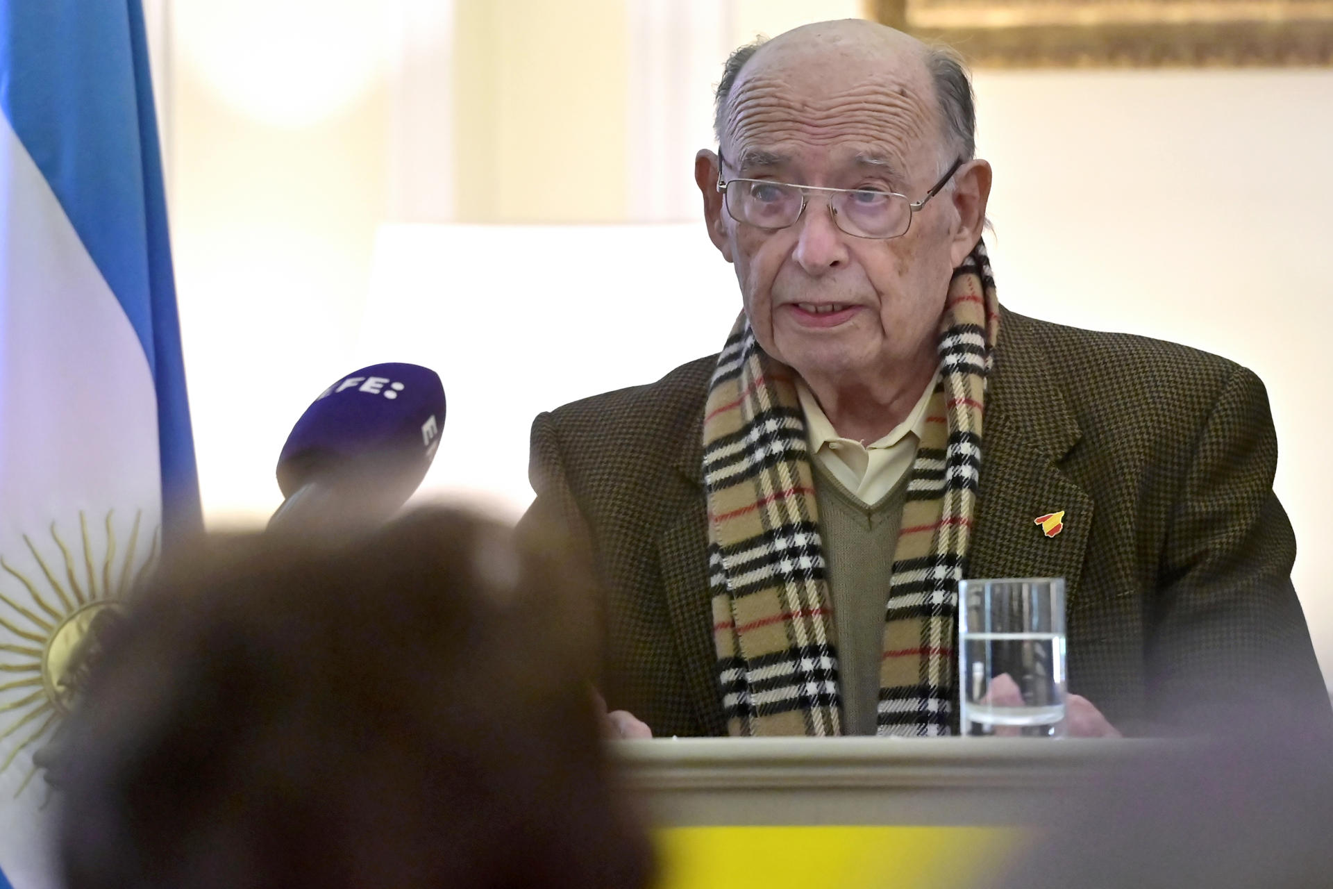El presidente de la Asociación Niños de la Guerra Civil Española en Argentina, Jose Luis Vidaller, habla durante una entrevista con EFE este jueves, en Buenos Aires (Argentina). EFE/Matias Martin Campaya