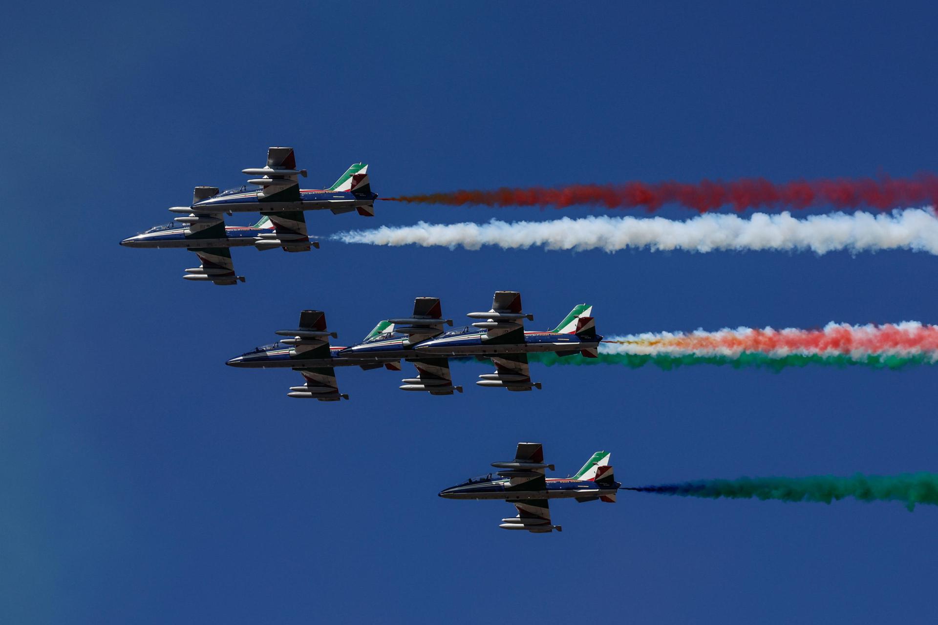 Italia celebra este 2 de junio su fiesta de la República, proclamada hace 79 años tras la caída de la monarquía y del régimen fascista. EFE/EPA/GIUSEPPE LAMI