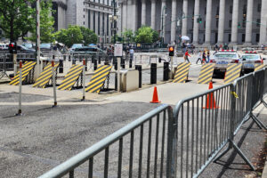 Autoridades de Inmigración en Nueva York negaron hoy el acceso a sus instalaciones en el edificio federal en Manhattan a los congresistas demócratas Jerrold Nadler y Dan Goldman, quienes acusaron a la agencia federal de violar la ley. EFE/ Ruth E. Hernández