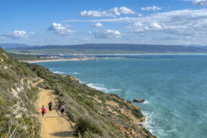 Sendero Azul del Acantilado, en Barbate (Cádiz). Fotografía cedida por el Ayuntamiento de Barbate-Adeac/EFE