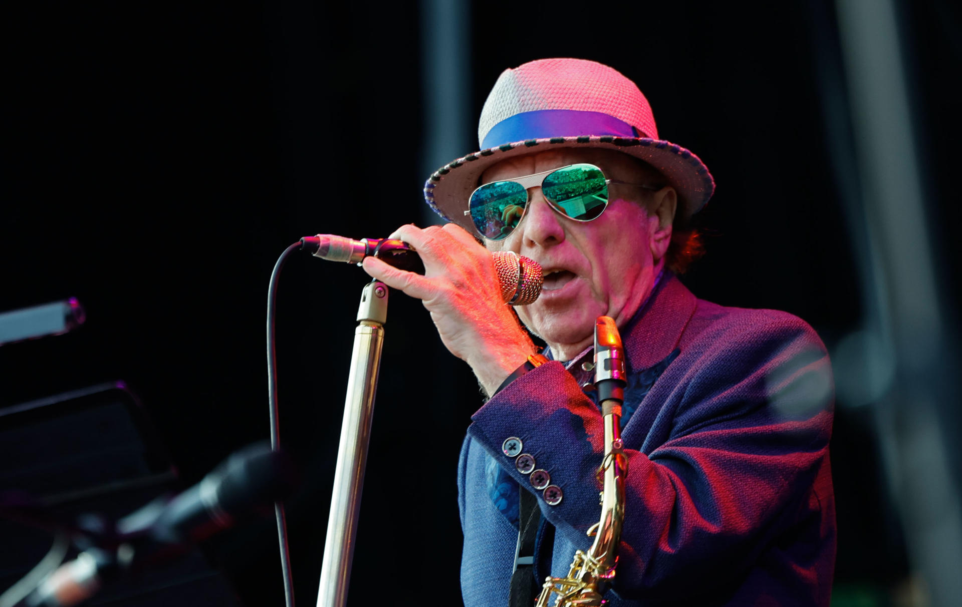 El cantante y compositor británico Van Morrison, durante el concierto de Las Noches del Botánico celebrado este miércoles en el Real Jardín Botánico Alfonso XIII, en Madrid. EFE/Sergio Pérez