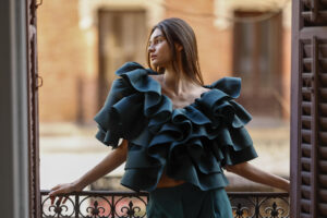 Imagen de archivo de un diseño de Marcos Luengo para un desfile de Madrid es Moda. EFE/ Rodrigo Jimenez