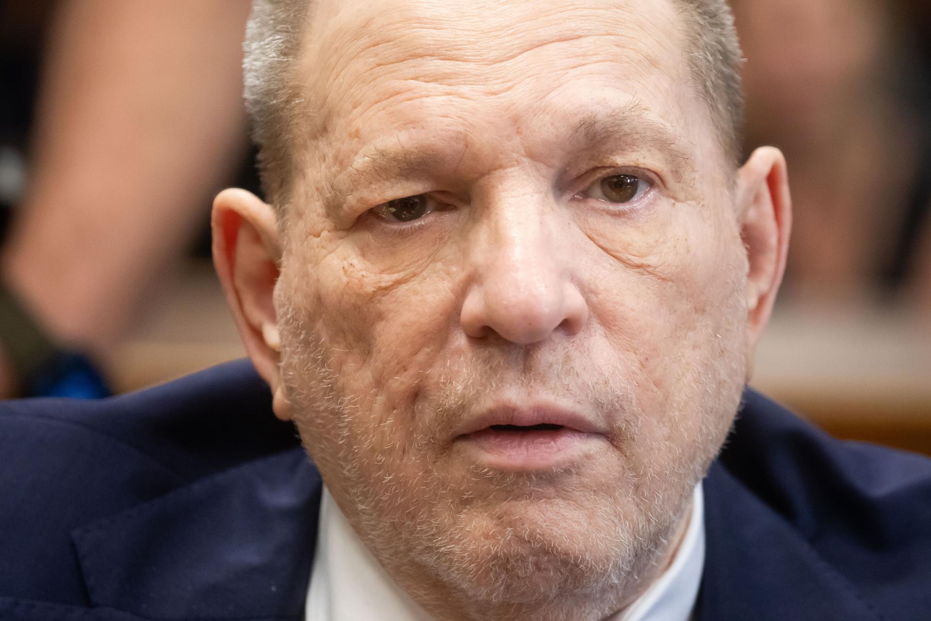 El exproductor de cine Harvey Weinstein aparece en la sala del tribunal, en Manhattan, Nueva York, EE.UU., el 10 de junio de 2025. EFE/Michael Nagle/Bloomberg / POOL
