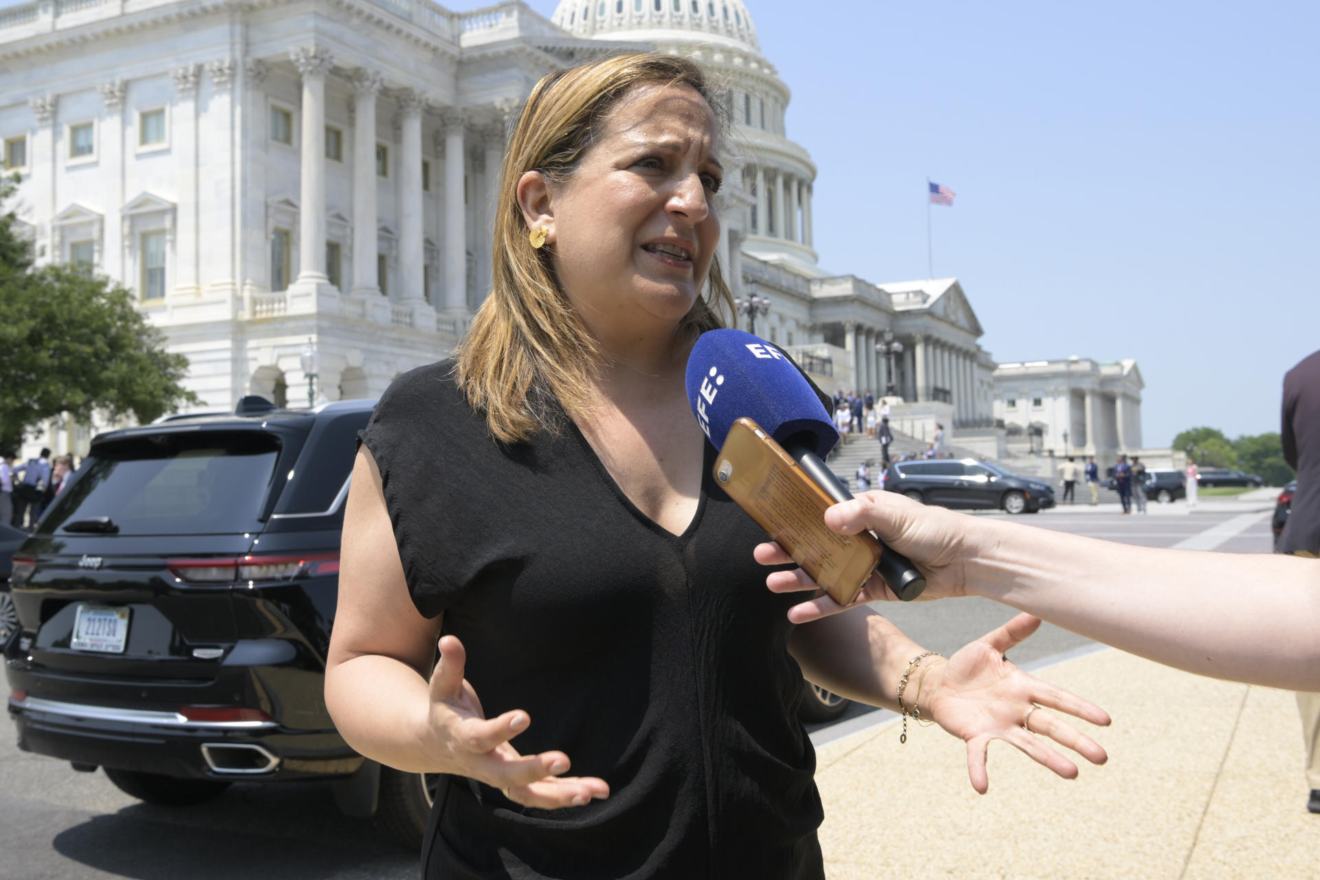 La presidenta del grupo de los Socialistas y Demócratas (S&D) en el Parlamento Europeo, Iratxe García, habla durante una conferencia de prensa este miércoles, en el triángulo del Congreso en Washington (EE.UU.). EFE/Lenin Nolly