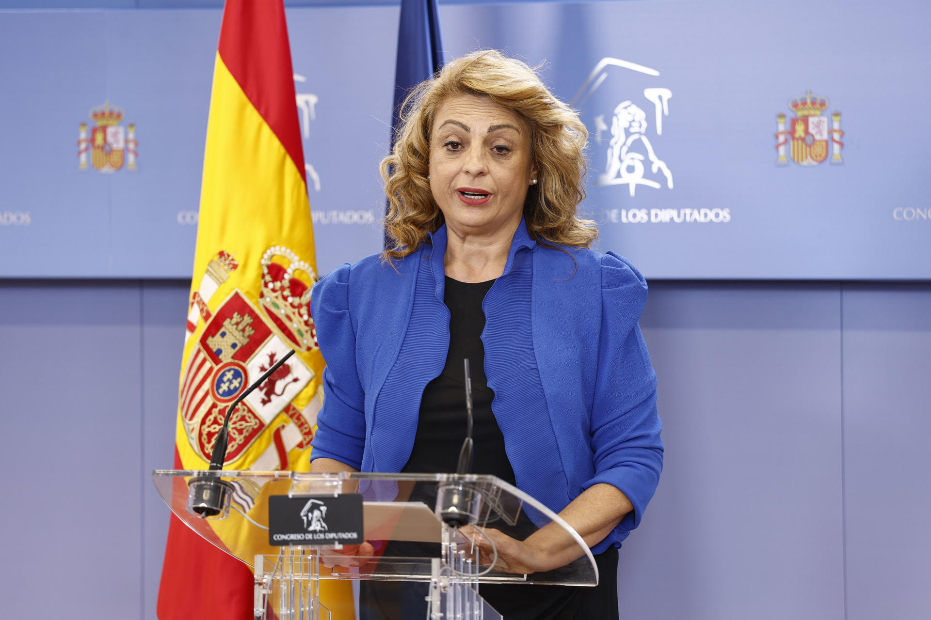 La portavoz de Coalición Canaria, Cristina Valido, ofrece una rueda de prensa, este miércoles, en el Congreso de los Diputados tras reunirse con el presidente del Gobierno, Pedro Sánchez. EFE/Rodrigo Jiménez