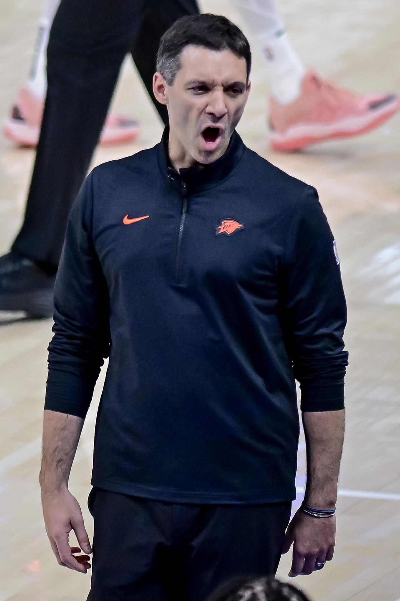 El entrenador de Oklahoma City Thunder, Mark Daigneault, afirmó este sábado que su equipo ya está listo para el segundo partido de las Finales, este domingo en Oklahoma City. EFE/EPA/MANUELA SOLDI