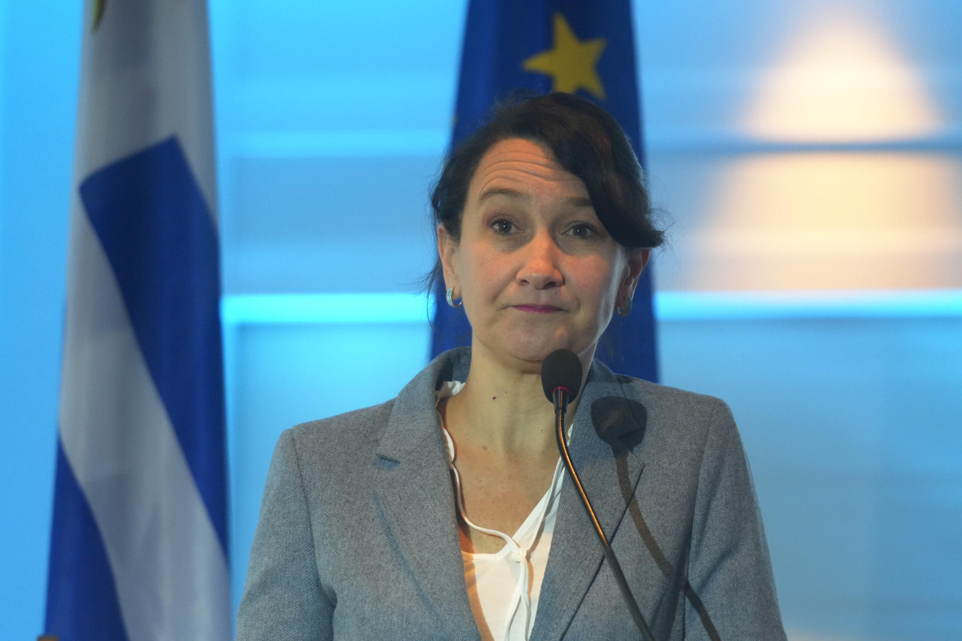 La vicecanciller de Uruguay, Valeria Csukasi, habla en el marco del encuentro 'Charlamos con Europa' este martes, en el Club de Golf en Montevideo (Uruguay). EFE/ Diego Lafache
