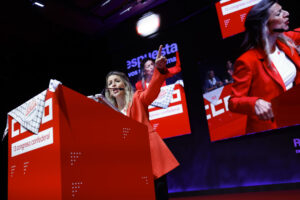MADRID, 21/06/2025.- La vicepresidenta segunda del Gobierno, Yolanda Díaz, interviene en el acto de clausura del XIII Congreso Confederal de CCOO en el que se reelige a Unai Sordo secretario general del sindicato. EFE/Mariscal