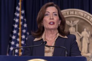 La gobernadora de Nueva York, Kathy Hochul. EFE/Sarah Yenesel