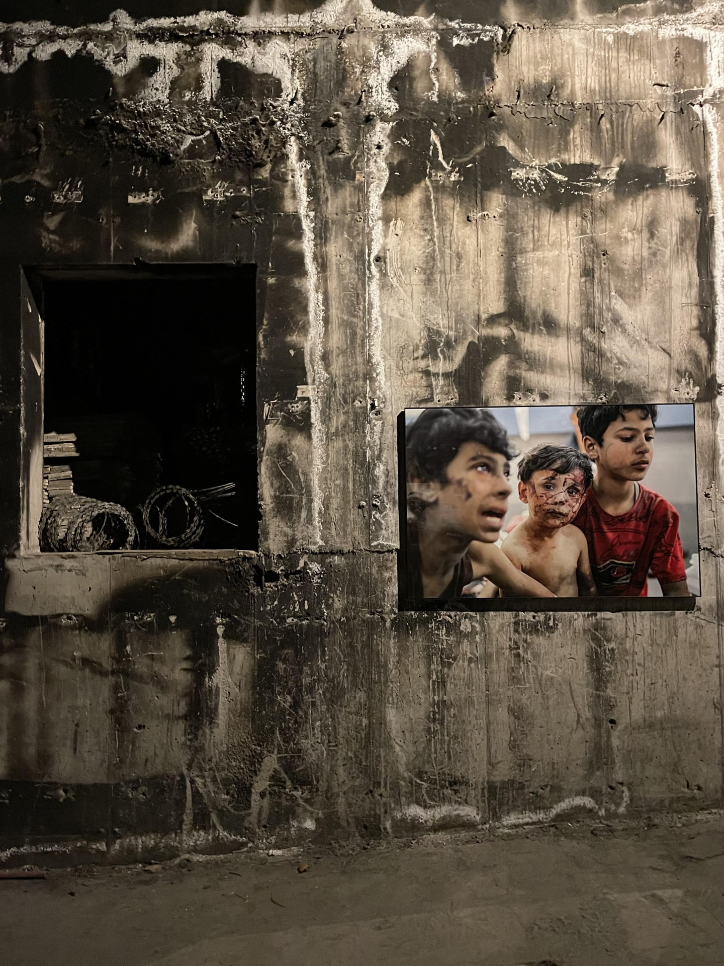Fotografía que muestra una imagen de la exposición "Palestina tiene una pena", este martes en el Museo Violeta Parra, en Santiago (Chile). EFE/ Raúl Gómez

