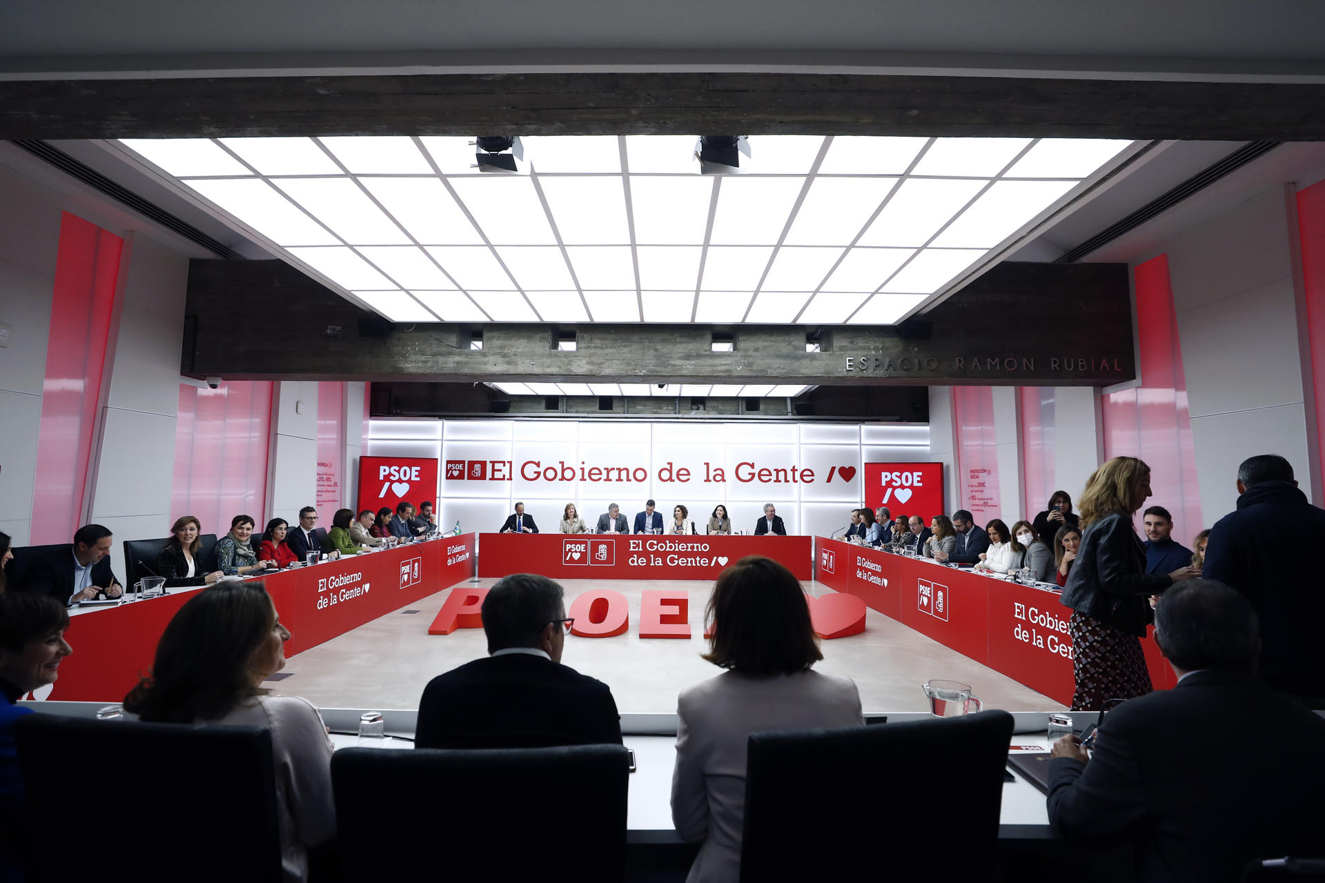 Imagen de archivo de una vista general de la Ejecutiva Federal del PSOE en la sede de Ferraz. EFE/ Javier Lizon