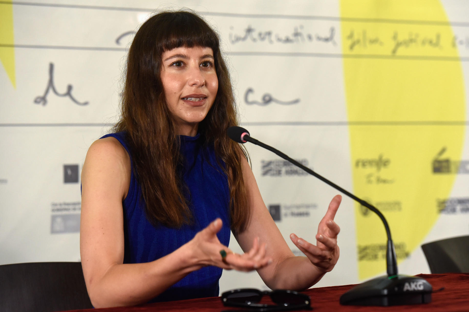 La actriz Irene Escolar da una rueda de prensa este viernes horas antes de recoger el premio Ciudad de Huesca. EFE/ Javier Blasco