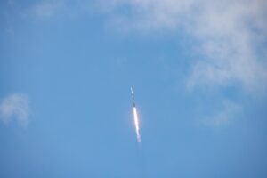 Lanzamiento de un cohete desde el SLC-40 en el Centro Espacial John F. Kennedy en Cabo Cañaveral, Florida, EE.UU., el 10 de junio de 2025. EFE/EPA/Leszek Szymanski
