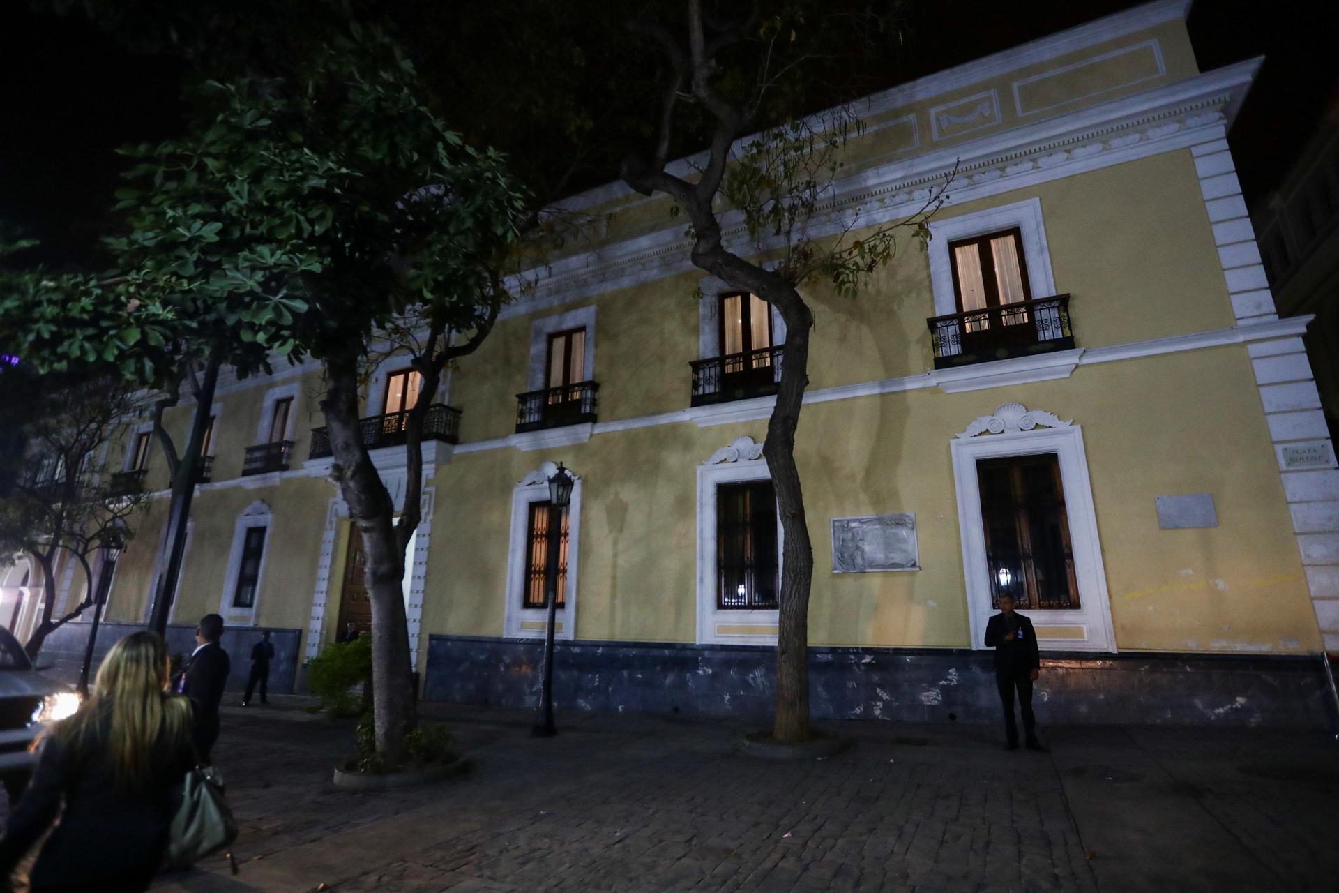 Vista de la Casa Amarilla, sede la Cancillería de Venezuela en Caracas. EFE/RAYNER PEÑA R