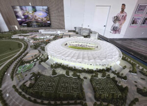 El fútbol es el foco principal, pero no el único. El nuevo estadio del Inter Miami será más que un campo de fútbol. Leo Messi pondrá la magia en el césped, aunque no será la única experiencia disponible. Palcos de lujo, conciertos y un centro de comercios y restaurantes también formarán parte de la experiencia 'Freedom Park': el nuevo hogar del Inter Miami. EFE/Alberto Boal
