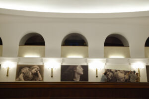 Exposición de Julia Margarita Cameron, El sueño de una noche de verano durante la visita abierta a los medios este miércoles en el Teatro Real en Madrid. Cameron fue una de las grandes pioneras del retrato fotográfico. EFE/Blanca Míllez