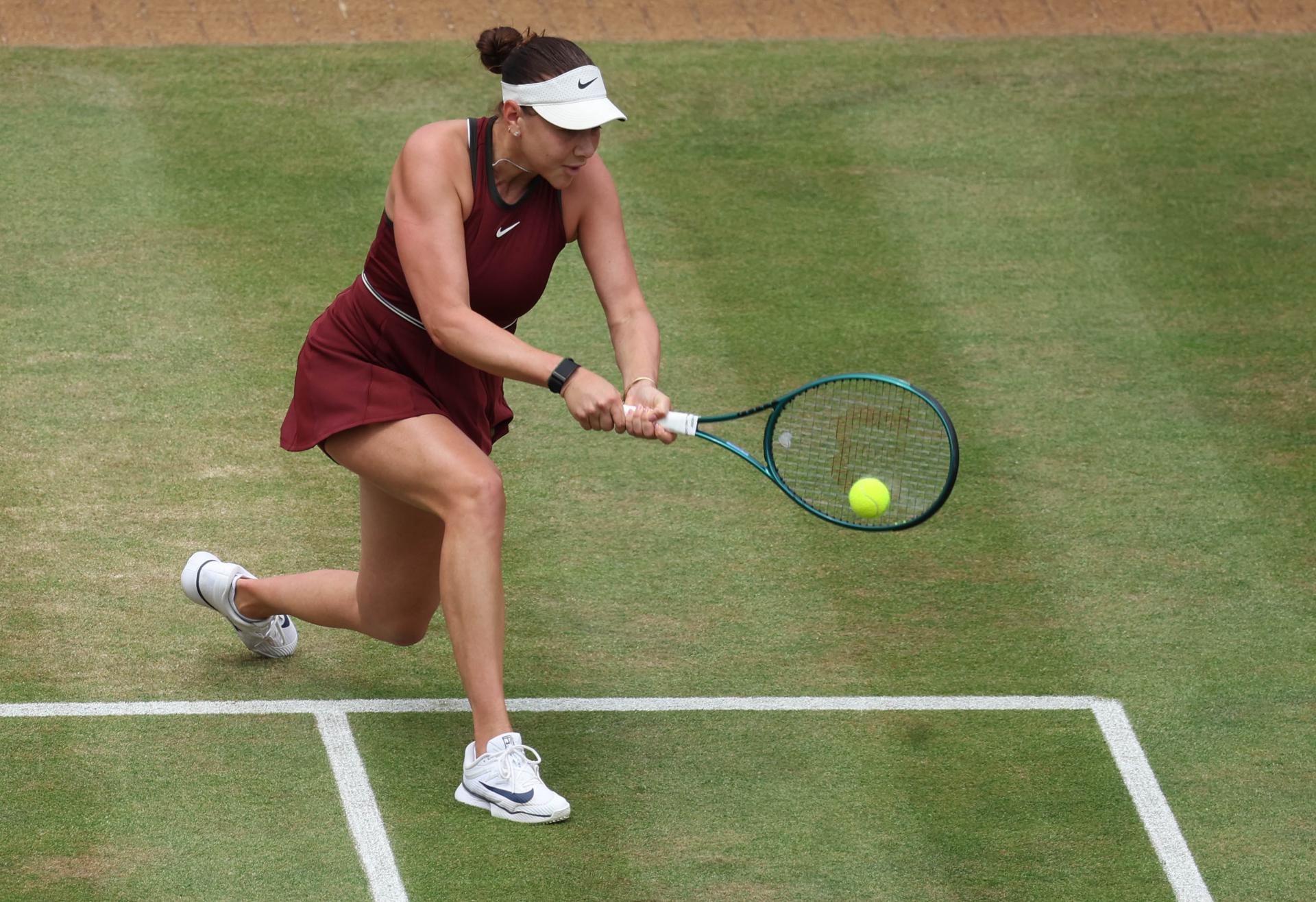 La estadounidense Amanda Anisimova en la final ante la alemanaTatjana Maria en el Queen's Club Championshipsde Londres, Reino Unido. EFE/EPA/NEIL HALL