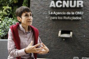 La representante de Acnur en Colombia, Mireille Girard, habla durante entrevista con EFE, en Bogotá (Colombia), en una fotografía de archivo. EFE/Carlos Ortega