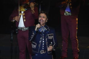 El cantante mexicano Alejandro Fernández. EFE/Juanjo Martín