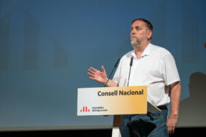 Intervencion de Oriol Junqueras, presidente de ERC, en el consejo nacional de su partido en Bellpuig d’Urgell (Lleida) este sábado. EFE/Alex López